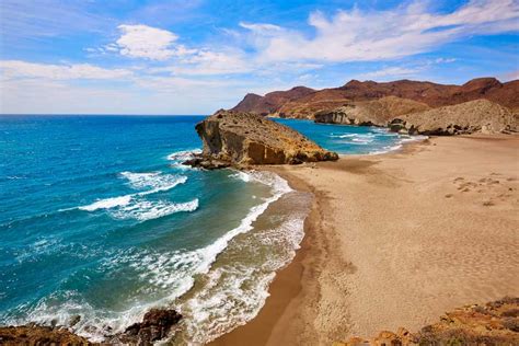 9 Playas Espectaculares De España Para Darte El Primer Baño Del Verano