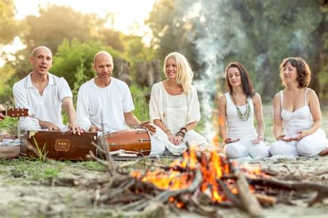 5 Ways Kirtan Will Heal Your Heart Chakra And Make You Much Happier