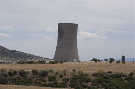 Implosiona Y Se Esfuma Con El Viento La Torre De Elcogas Ltimo