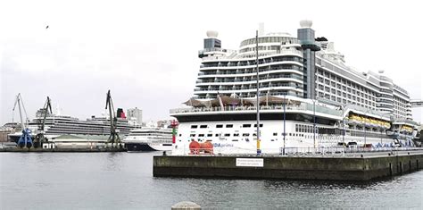 Triple escala de cruceros en A Coruña