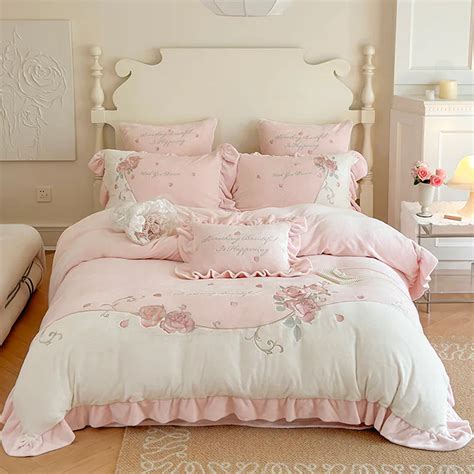 Aesthetic High Weight Thickened Milk Velvet Embroidery Bedding 4 Pcs