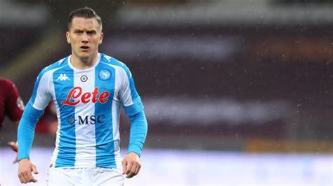 Napoli Piotr Zieliński blisko włoskiego obywatelstwa Wszystko dzięki