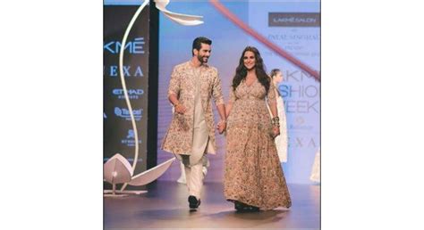 Neha Dhupia Flaunts Baby Bump On The Ramp UrduPoint