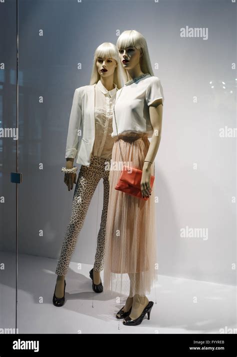 Female Mannequins Hi Res Stock Photography And Images Alamy