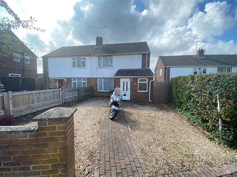 3 Bed End Terrace House To Rent In Purley Way Frimley Camberley Gu16