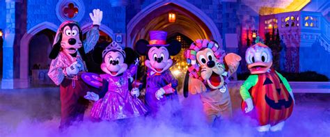 Halloween at Magic Kingdom and Universal Studios in 2023 - StrollerCare ...