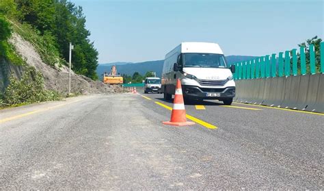 D 100 kara yolu Bolu Dağı geçişinde meydana gelen heyelan nedeniyle