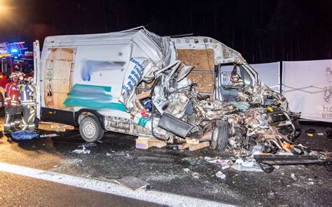 Zwei Menschen Sterben Bei Unfall In Mittelfranken Jugendliche