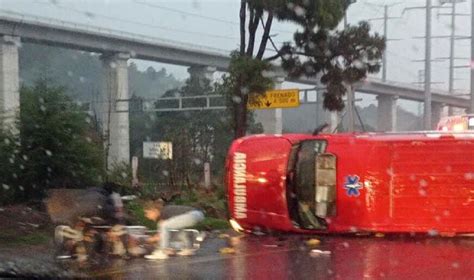 Volcadura De Ambulancia En La M Xico Toluca Deja Tres Heridos