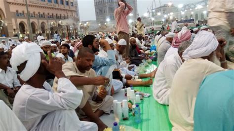 Masya Allah Nikmatnya Berbuka Puasa Di Masjidil Haram