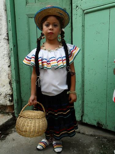 Trajes típicos de Antioquia - Imagui