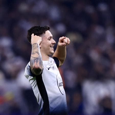 Corinthians recebe várias sondagens mas trata Garro como inegociável