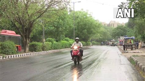 Toi Delhi On Twitter Delhi Amid Sweltering Heat Rain Lashes Parts