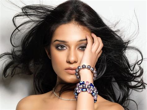 Amrita Rao Hot Latest Spicy Photos
