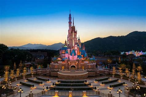 Tour Du Lịch Hồng Kông Trải Nghiệm Hongkong Disneyland Shopping 4