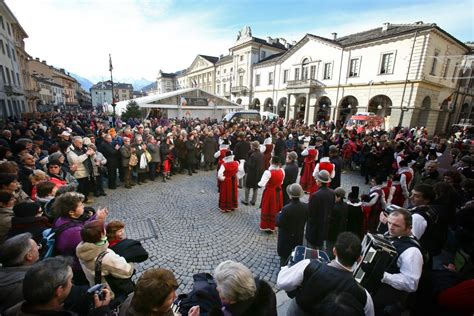 La Valle D Aosta Si Prepara Per La Fiera Di Sant Orso