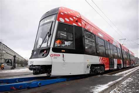 Koda Dostarcza Pierwszy Tramwaj Do Bonn Transport Publiczny