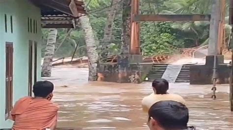 Viral Jembatan Gantung Di Tanjung Agung Muratara Putus Diterjang Air