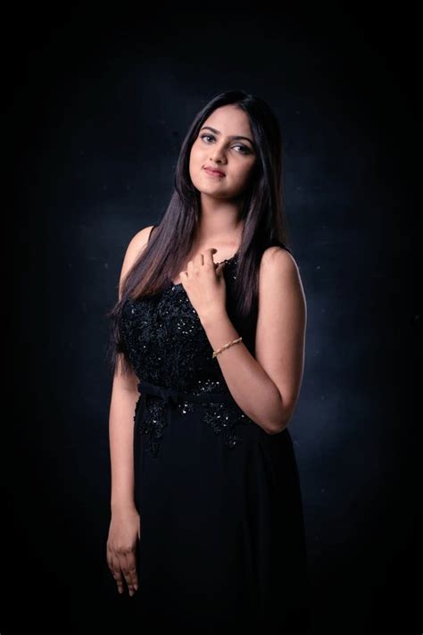 TAMIL SERIAL ACTRESS HOT RADHIKA PREETHI HOT