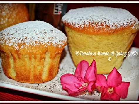 Muffins Al Caff Aromatizzato Al Cioccolato E Nocciola Con Crema Di