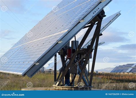 Eerste Aanzicht Van Zonnepanelen In Kwekerijen Van Zonnepanelen In Het