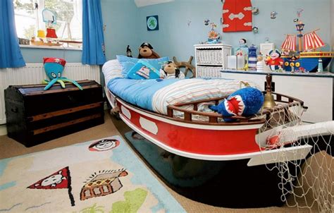 Adorable ship beds for the litlle Pirates