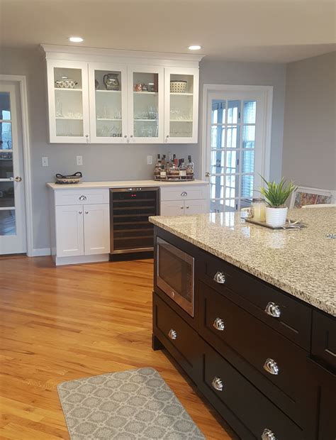 Stylish Two Tone Kitchen Inspiration