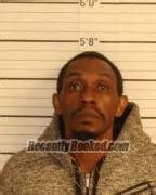 Recent Booking Mugshot For Derrick Alexander In Shelby County Tennessee