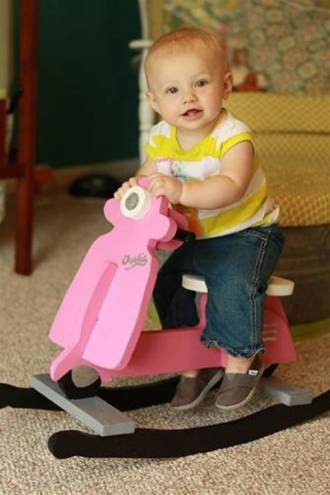 Детские качалки: 15 лучших дизайнерских вариантов лошадок