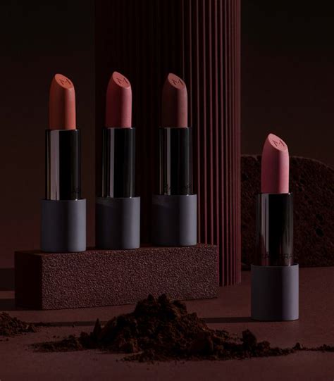 Mádara Velvet Wear Matter Cremiger Lippenstift WARM NUDE 32 TANTJE