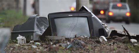 Os riscos do descarte irregular de lixo eletrônico Inovar Ambiental