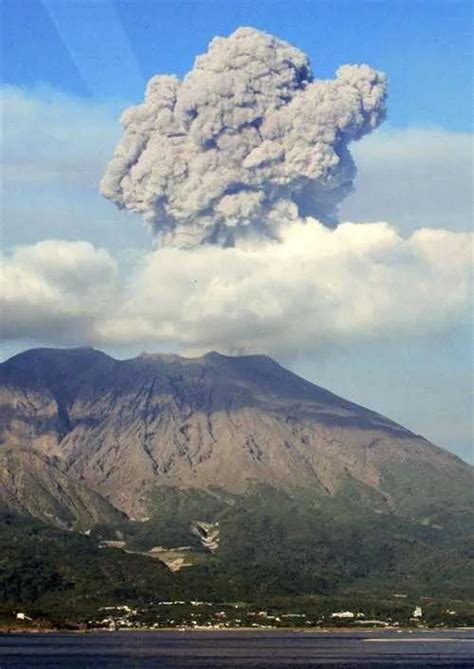 日本櫻島火山噴發煙柱高達1500米是否對我國受到影響 壹讀