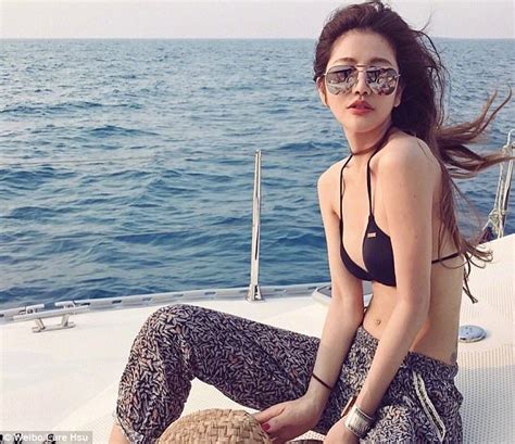 10 Hot Sexy Lure Hsu Bikini Pics