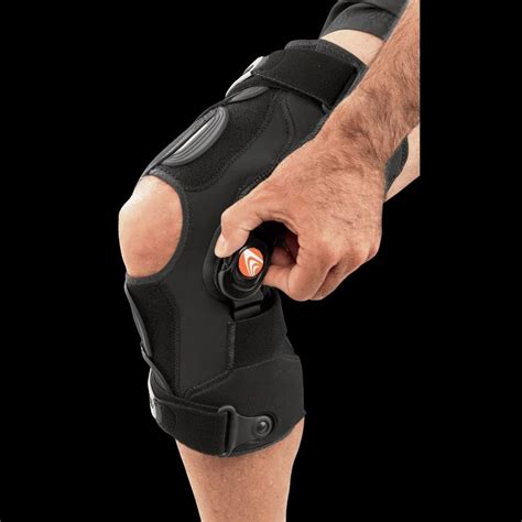 economy hinged knee brace size medium  rs   mumbai id