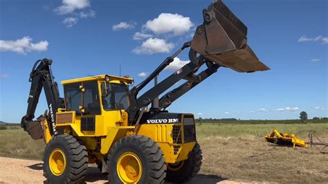 Volvo Bm Loader Backhoe Youtube