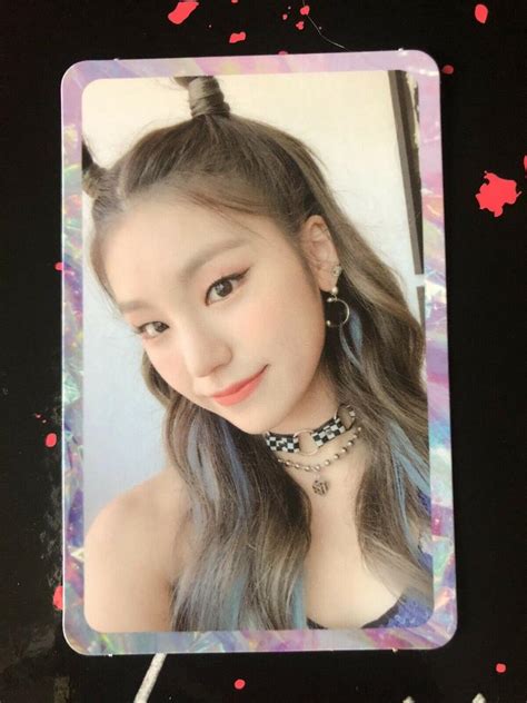 Itzy Yeji Official 1st Mini Album It Z Icy Photocard 2070016749