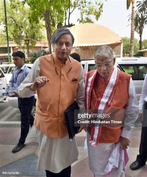 Congress Leader Shashi Tharoor Photos And Premium High Res Pictures Getty Images