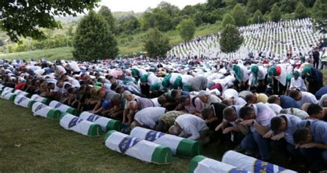 Klanjana D Enaza Namaz I Obavljen Ukop Rtve Genocida U Srebrenici