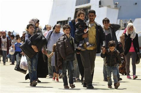 Italie 3000 migrants secourus en 24 heures en Méditerranée La Presse