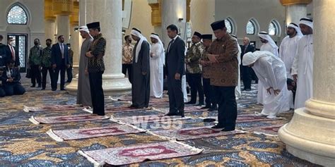 Momen Jokowi Dan Prabowo Salat Bareng Presiden Mbz Saat Resmikan Masjid