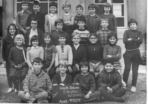 Photo De Classe Cm1 école Fmistral De 1970 Ecole Frederic Mistral