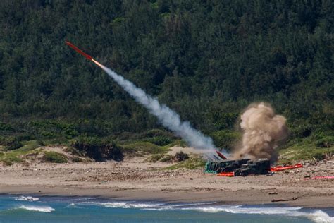 Tensión En El Mar Meridional China Realiza Ejercicios Militares En