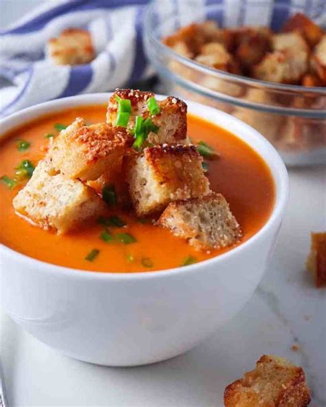 Roasted Red Pepper Gouda Soup - Tipps in the Kitch