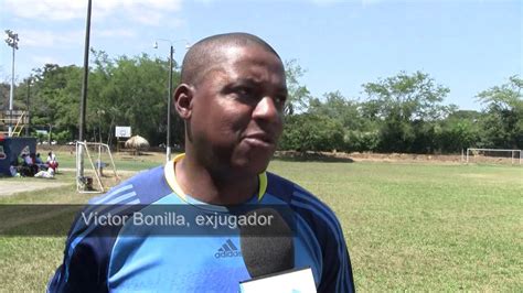 Víctor Bonilla y su nuevo rol como técnico de fútbol YouTube