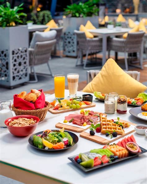 A Garden Breakfast in the Heart of West Bay - LLQ Lifestyle