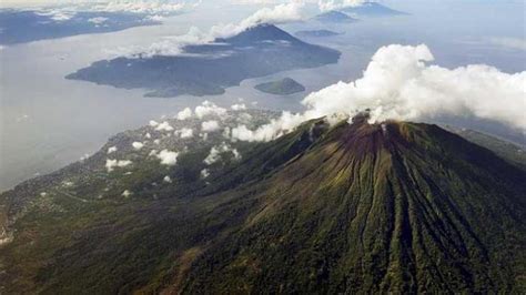 Mengenal Danau Tolire Yang Berada Di Kaki Gunung Gamalama Ini Sejarah