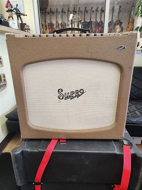 Supro Usa Tremolectric 3x10” Combo Amp Reverb