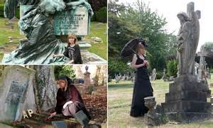 Headstone Hunter Jeane Trend Hill Dresses As Victorian Mourner Visits