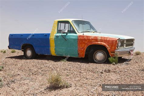 Colorful abandoned truck in desert of Arizona, USA — holbrook, americana - Stock Photo | #274754634