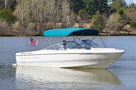 Bayliner 2150 Capri Dx Harbortowne Marine Full Service Marine Brokerage